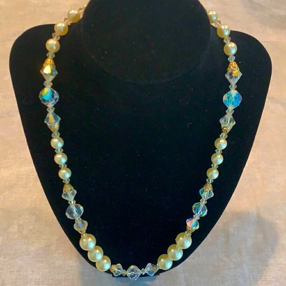 Beautiful Faux Pearl and Aurora Borealis rhinestone necklace